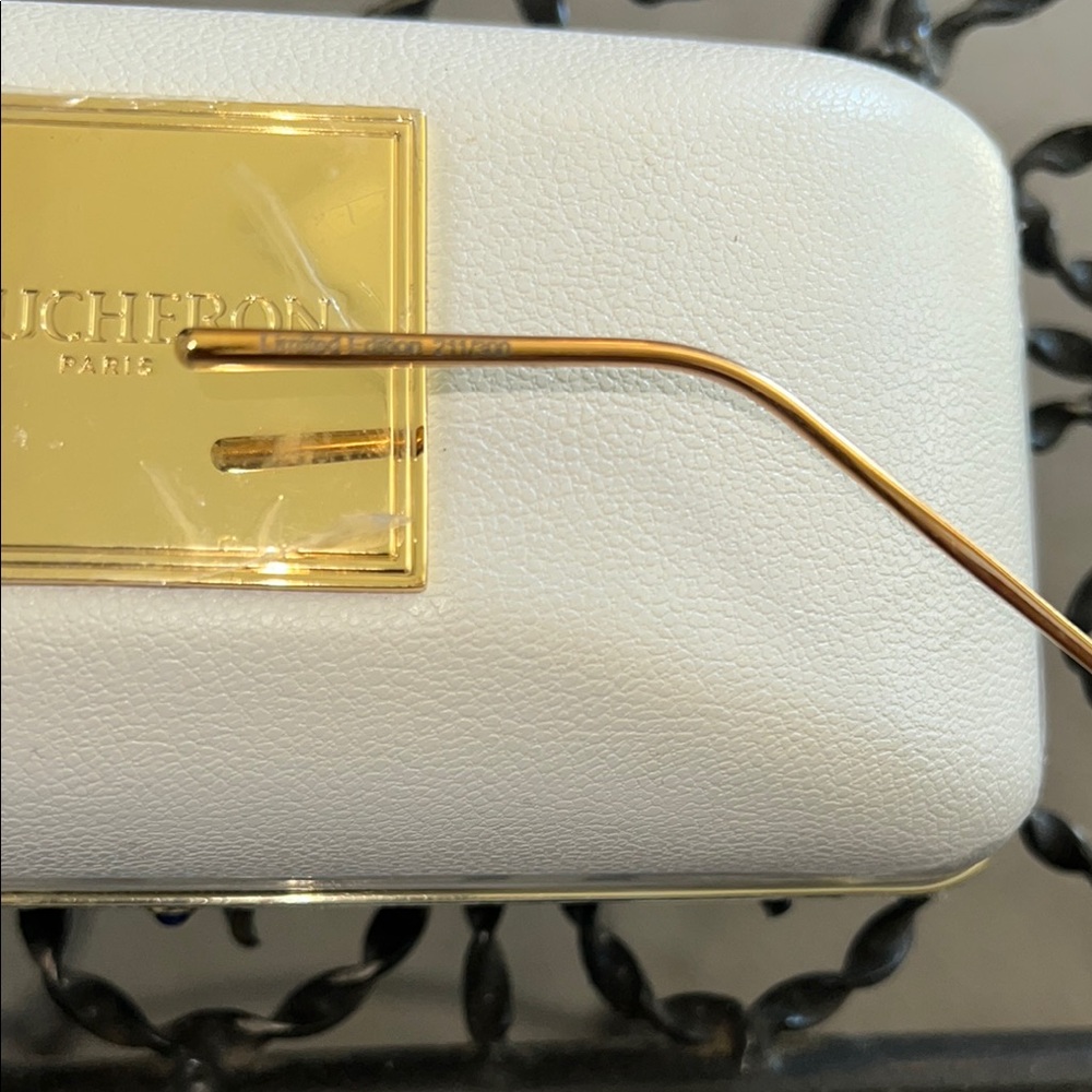 Gold Aviator Sunglasses with Mirrored Lenses - Picture 6 of 12